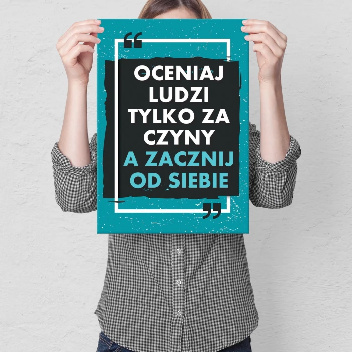 Plakat metalowy Oceniaj za czyny Prezent