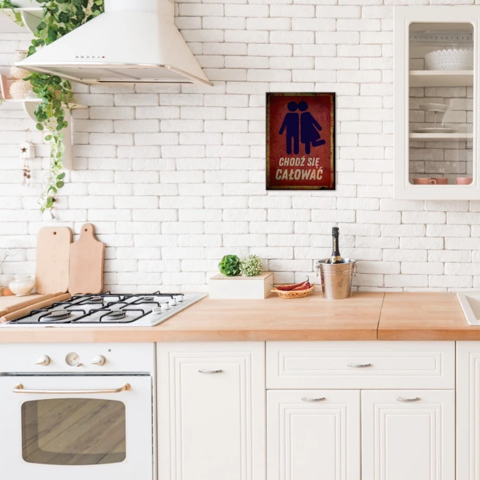 Plakat metalowy Chodź się całować