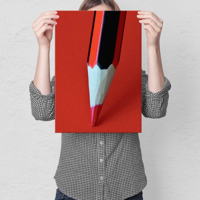 Plakat metalowy Czerwona kredka Prezent