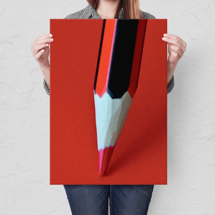 Plakat metalowy Czerwona kredka Prezent