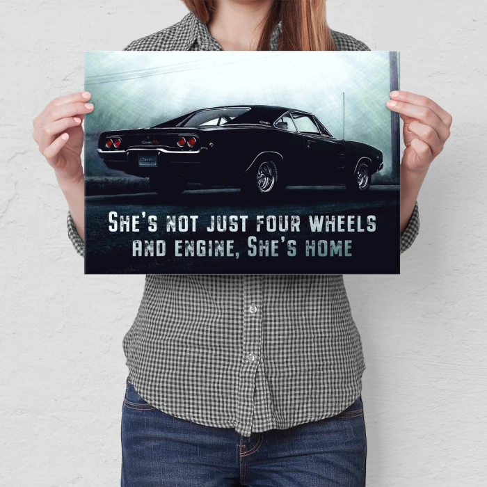 Plakat metalowy she is home Prezent