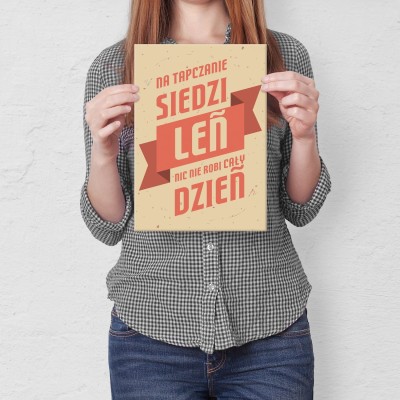Plakat metalowy Na tapczanie siedzi leń Prezent