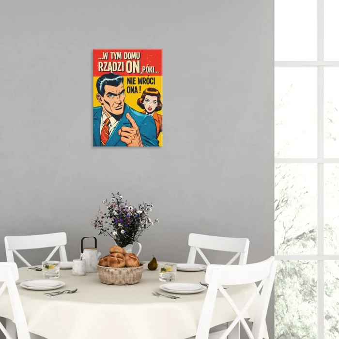 Plakat metalowy W TYM DOMU RZĄDZI ON Prezent