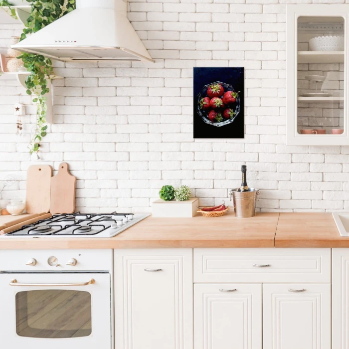 Plakat metalowy Truskawki w miseczce Prezent