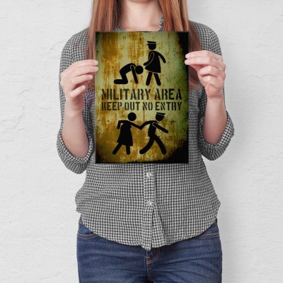 Plakat metalowy Military area Prezent