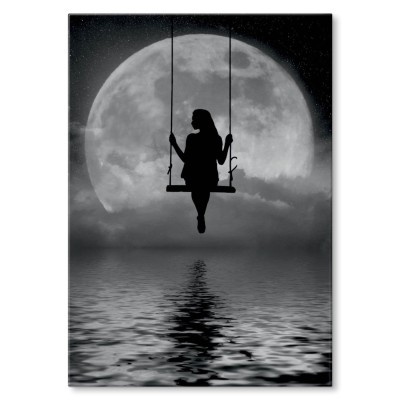 Plakat metalowy Kobieta na huśtawce Prezent