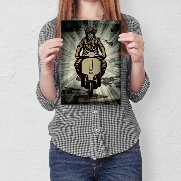 Plakat metalowy Facet na motorze Prezent