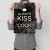 Plakat metalowy Kiss the cook black Prezent
